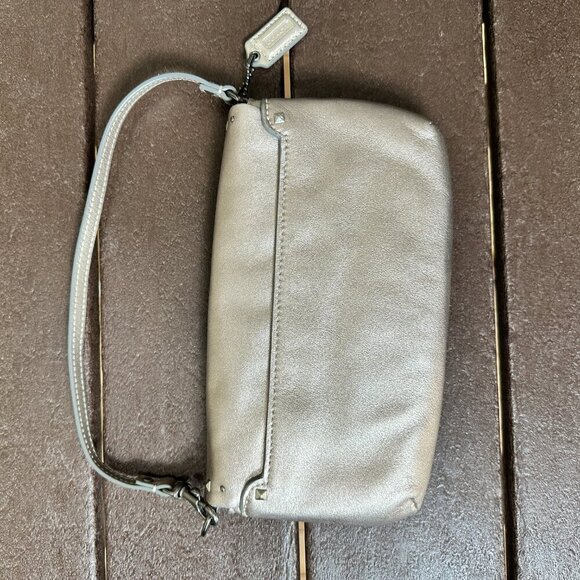 RARE COACH Rose Gold Clutch Wristlet Small Purse Bag with Metal Studs Detail - Picture 8 of 11